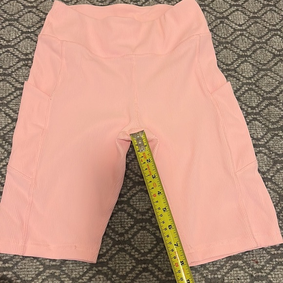 Women's Pink Shorts‎ - Picture 6 of 10